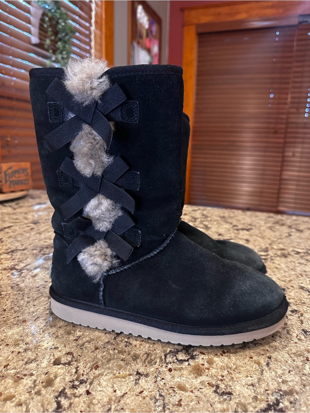 Koolaburra by Ugg Victoria Tall Black Suede Sheepskin Bow Boots Womens Sz 7